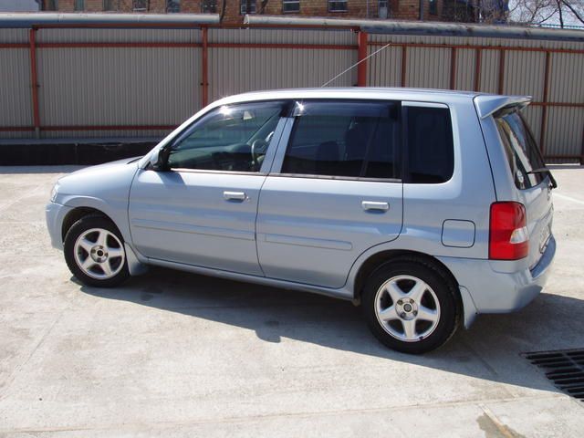 2001 Mazda Demio