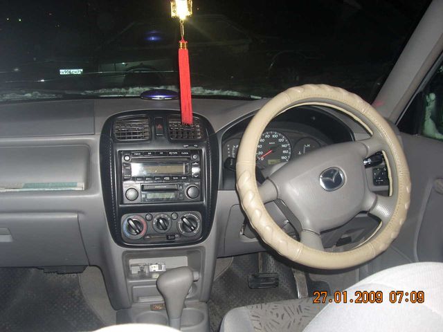 2001 Mazda Demio