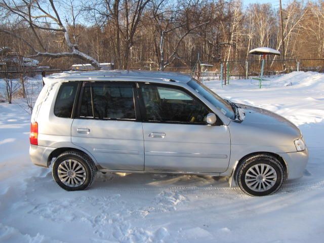 2001 Mazda Demio