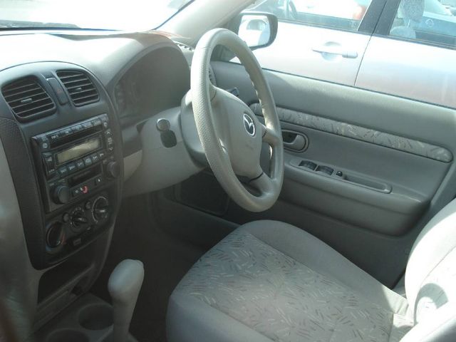 2001 Mazda Demio
