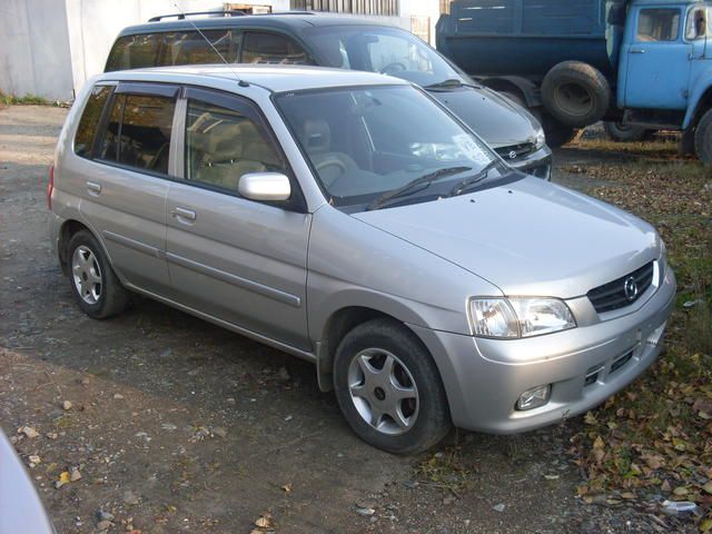 2001 Mazda Demio