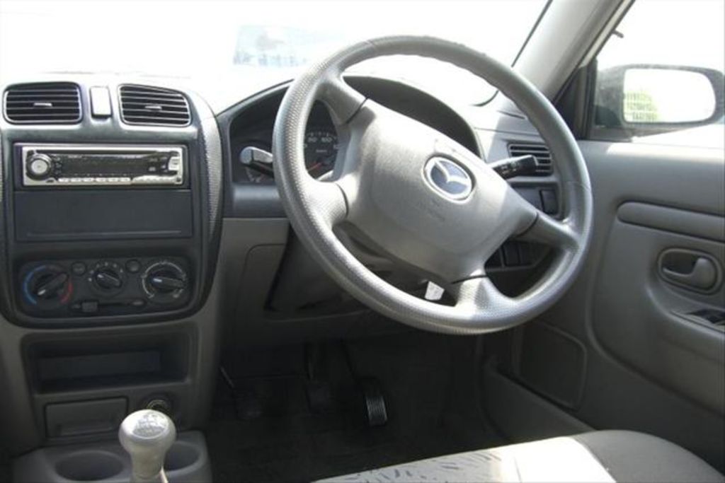 2001 Mazda Demio