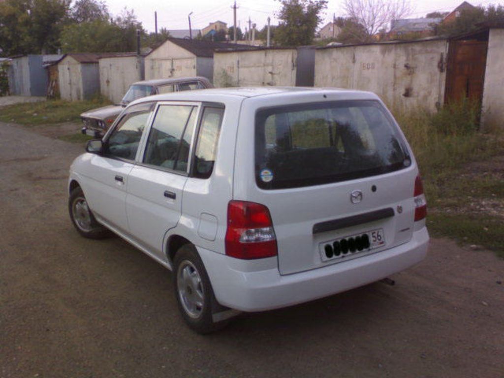 2001 Mazda Demio