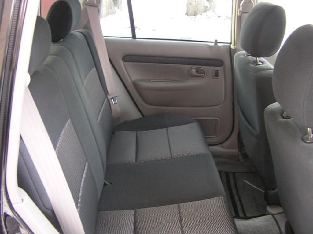 2001 Mazda Demio