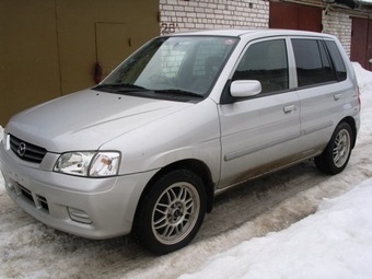 2001 Mazda Demio Pictures