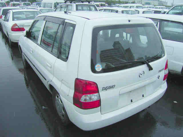 2001 Mazda Demio Photos