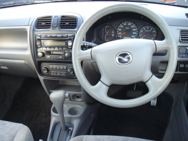 2001 Mazda Demio Photos