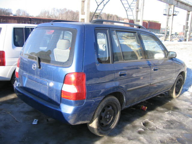 2001 Mazda Demio Photos