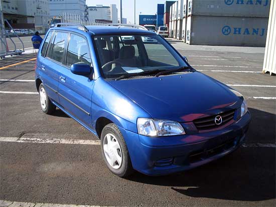 2001 Mazda Demio Photos