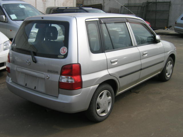 2001 Mazda Demio Photos