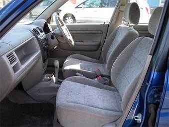 2001 Mazda Demio Photos