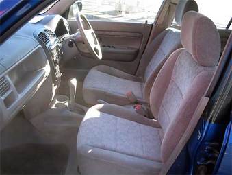 2001 Mazda Demio Pictures