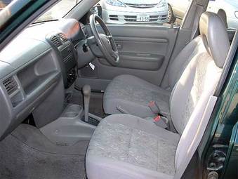 2001 Mazda Demio Photos