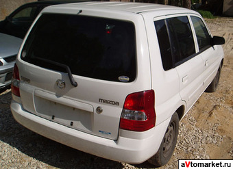2001 Mazda Demio Photos