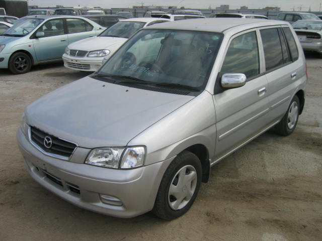 2001 Mazda Demio Photos