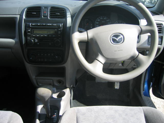 2001 Mazda Demio Photos