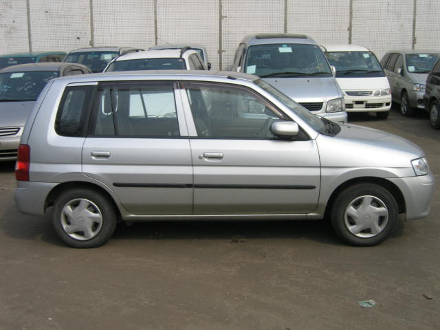 2001 Mazda Demio Pictures