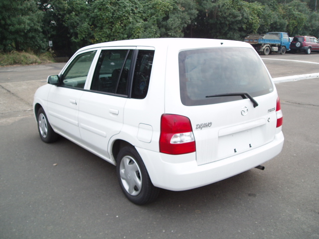 2001 Mazda Demio Pictures