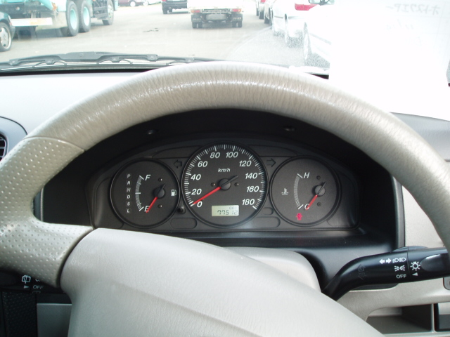 2001 Mazda Demio Pictures
