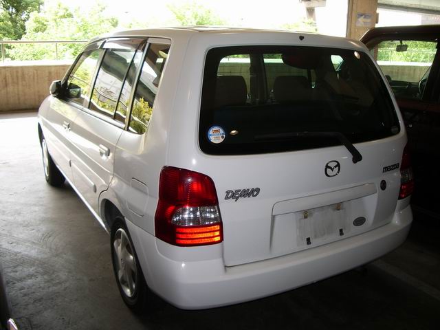 2001 Mazda Demio Photos
