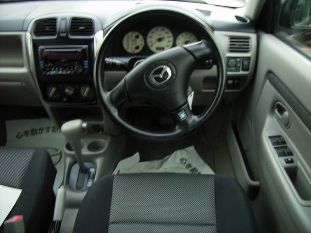 2001 Mazda Demio Pictures