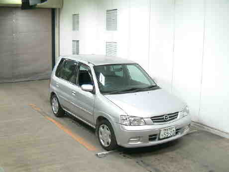 2001 Mazda Demio Photos