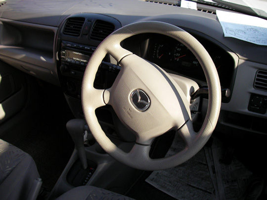 2001 Mazda Demio Photos