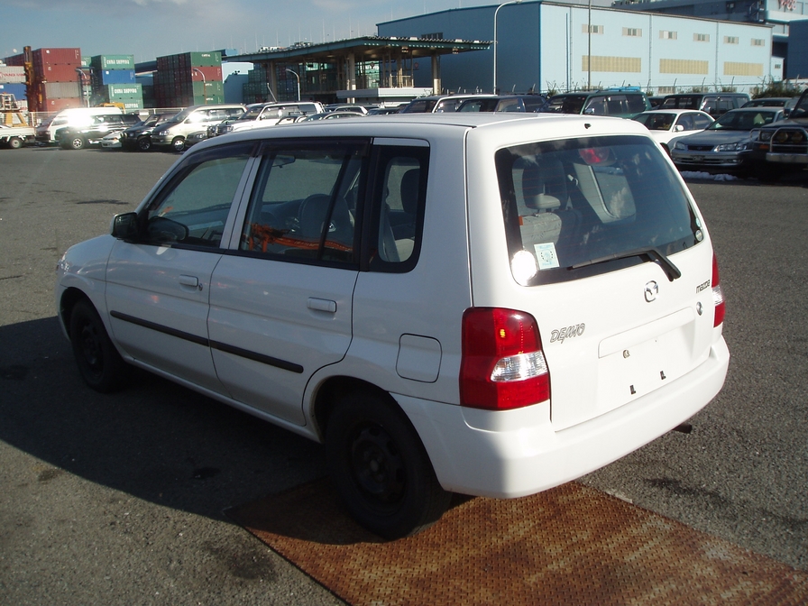 2001 Mazda Demio Photos