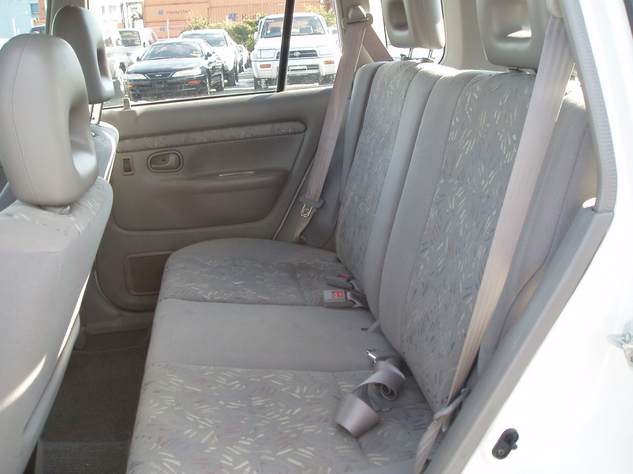 2001 Mazda Demio Photos