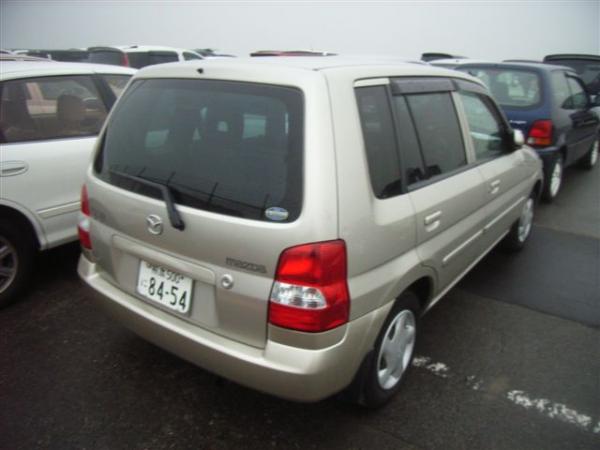 2001 Mazda Demio Photos