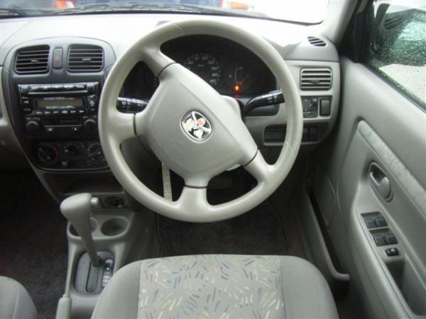 2001 Mazda Demio Photos