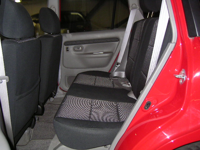 2001 Mazda Demio Photos