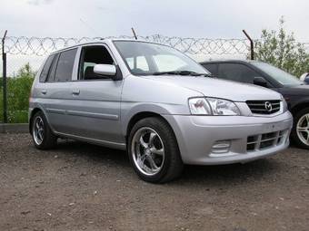 2001 Mazda Demio Pictures