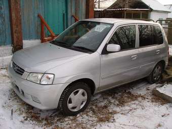 2001 Mazda Demio Pictures
