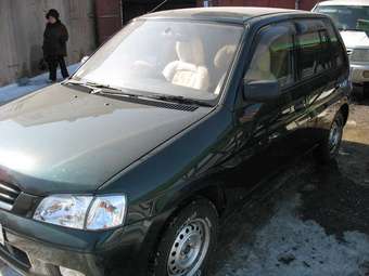 2001 Mazda Demio Pictures