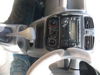 2001 Mazda Demio Pictures