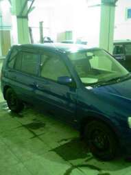 2001 Mazda Demio Photos