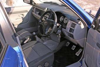 2001 Mazda Demio Pictures
