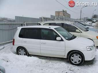 2001 Mazda Demio Photos