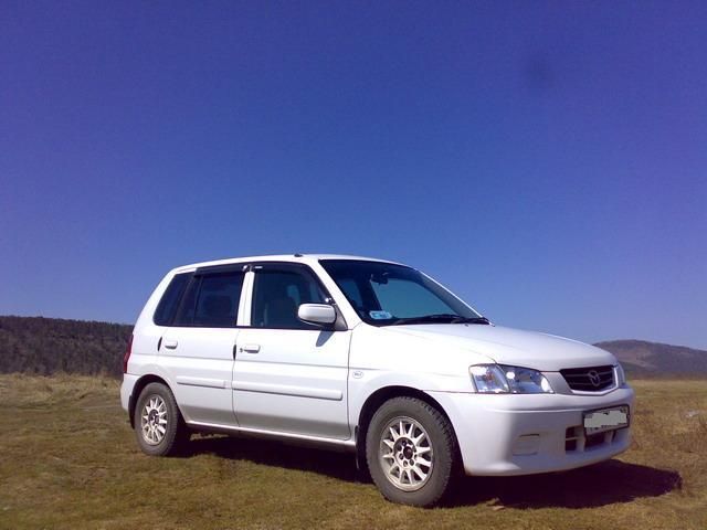 2001 Mazda Demio