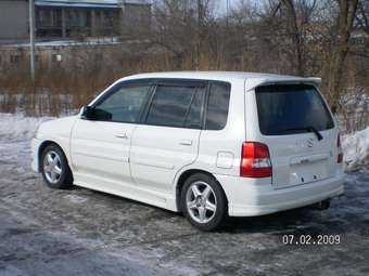 2001 Mazda Demio Images