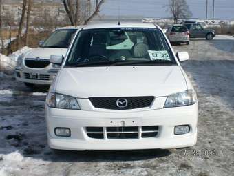 2001 Mazda Demio Pictures