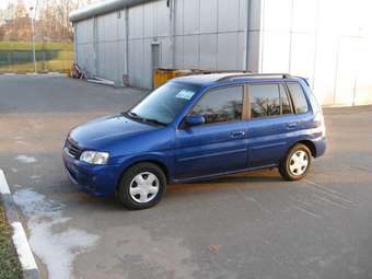 2001 Mazda Demio Photos