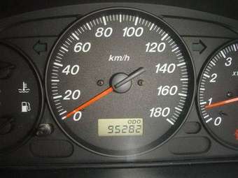 2001 Mazda Demio Pictures