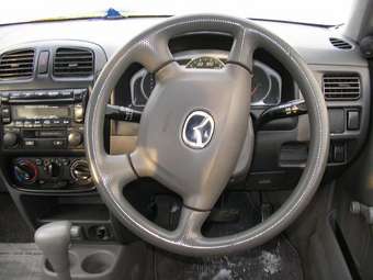 2001 Mazda Demio Photos