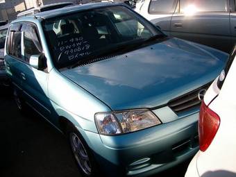 2001 Mazda Demio Pictures