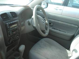 2001 Mazda Demio Pictures