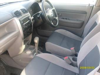 2001 Mazda Demio Photos