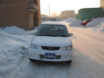 2001 Mazda Demio Pictures