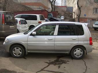 2001 Mazda Demio Pictures